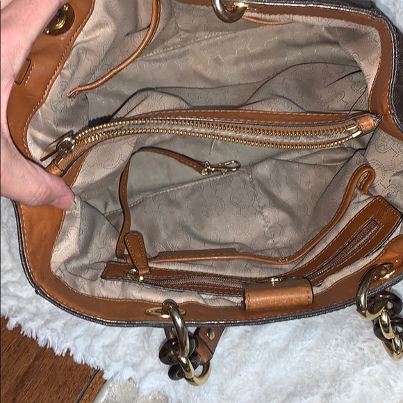 SOLD SOLD 🍀Michael Kors Cynthia satchel - Picture 5 of 6